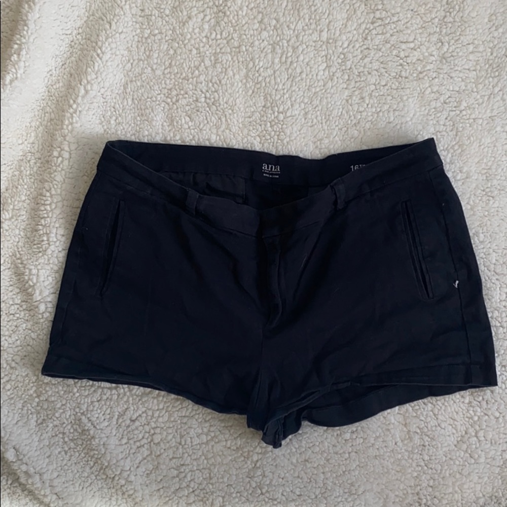 Ana Black Shorts